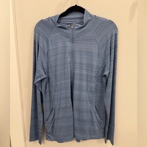 Athleta blue light weight full zip jacket with thumb holes and zip pockets